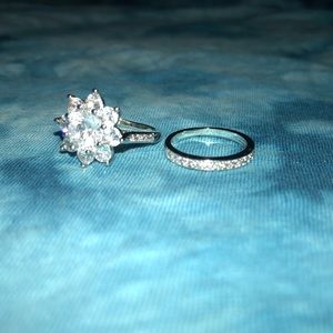 Beautiful flower ring set